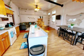 UNIQUE LIFE'S A BEACH 1-BEDROOM APARTMENT